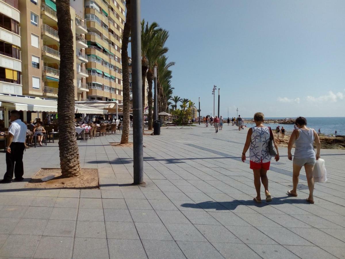 Edificio 1º Linea De Playa, En Paseo Maritimo De Torrevieja, Alicante, Costa Blanca Екстериор снимка