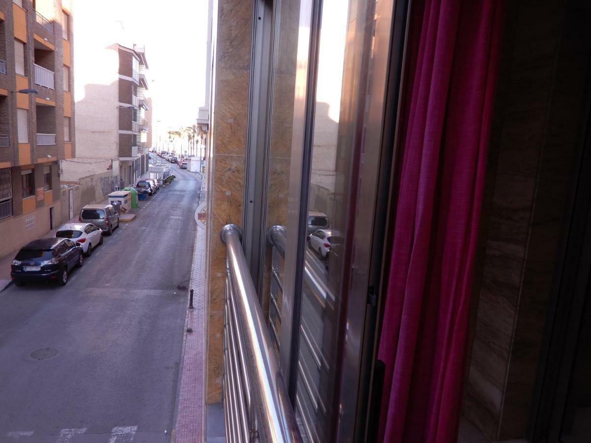 Edificio 1º Linea De Playa, En Paseo Maritimo De Torrevieja, Alicante, Costa Blanca Екстериор снимка