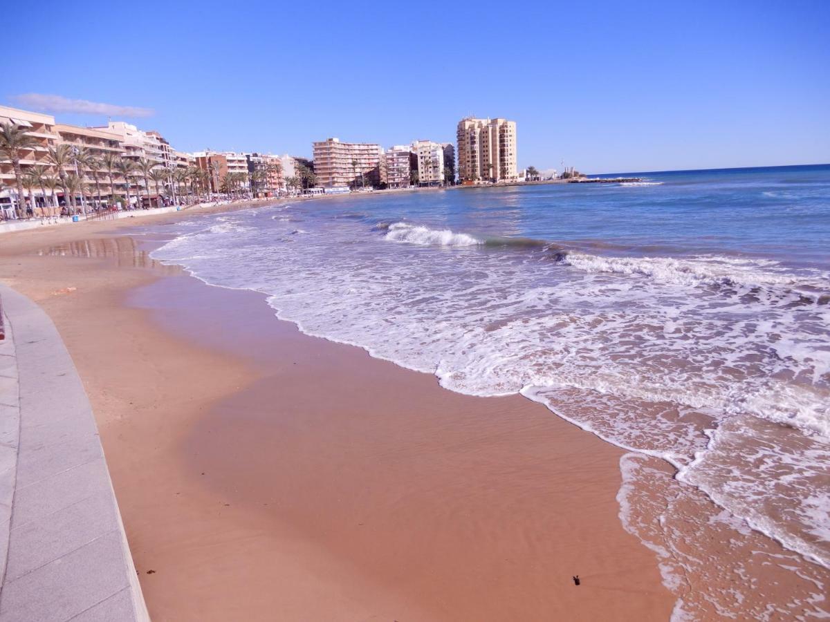 Edificio 1º Linea De Playa, En Paseo Maritimo De Torrevieja, Alicante, Costa Blanca Екстериор снимка